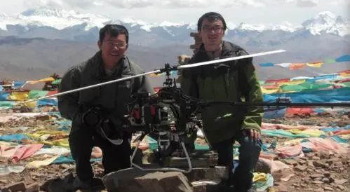 中国小伙制造大型无人机,江苏大叔制造仿生无人机