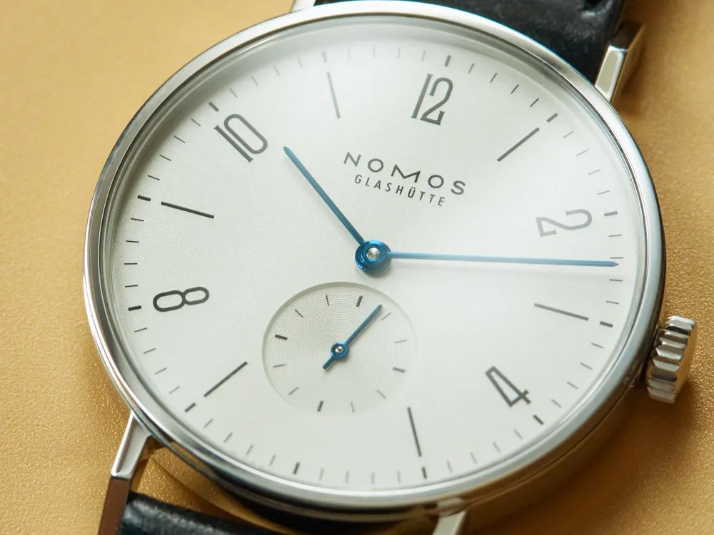 1万多逃不过的选择!这块表的设计就突出一个极简美