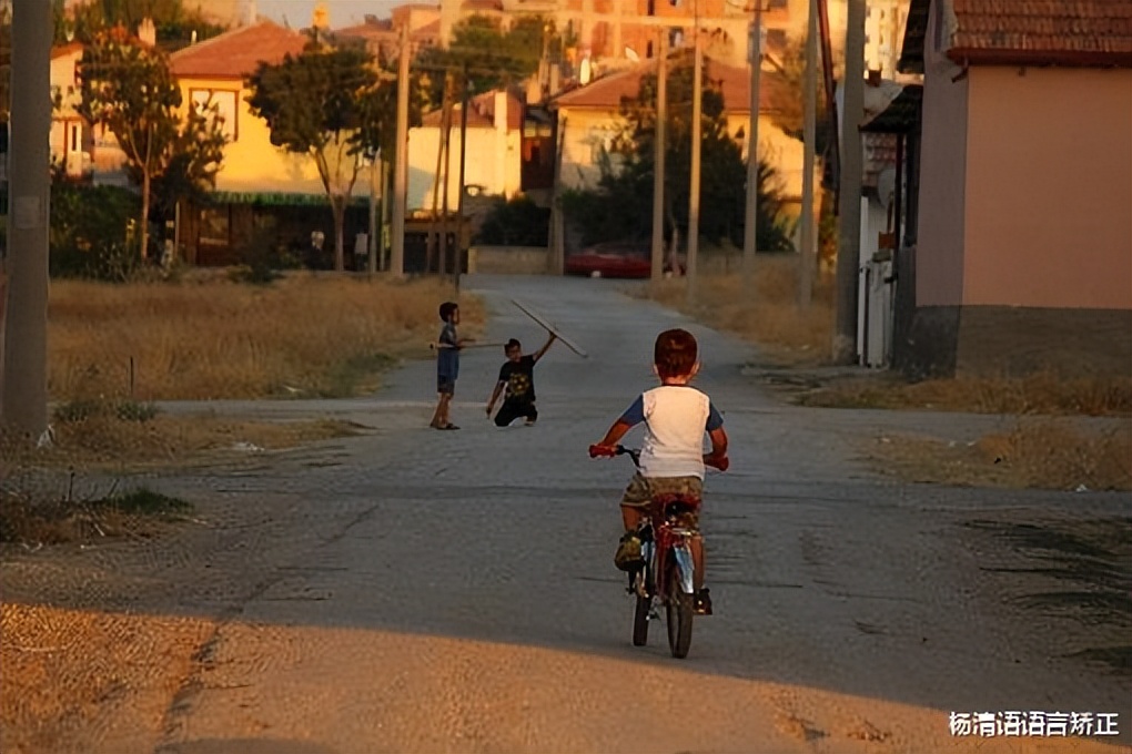 如何判断孩子是不是大舌头,怎么判断孩子有没有小舌头