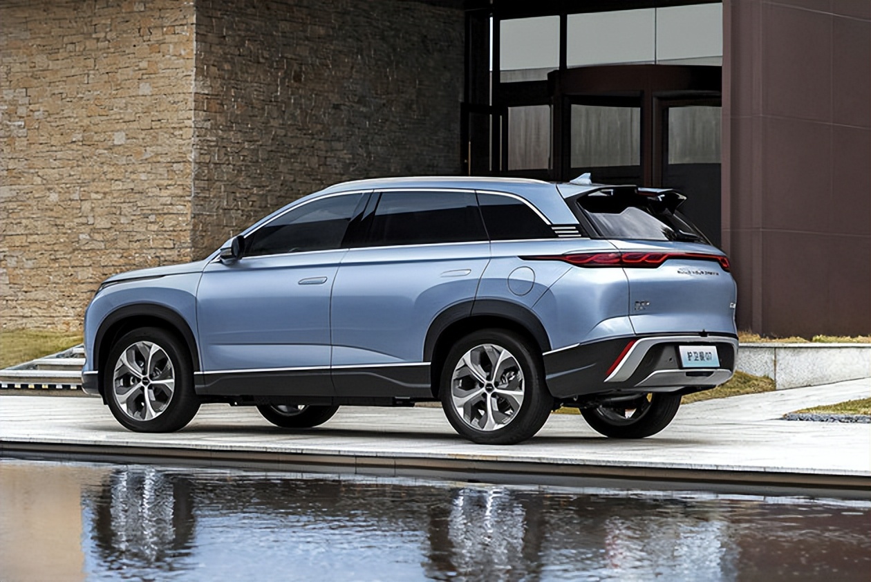 比亚迪护卫舰07款是筷子悬挂吗,比亚迪护卫舰07对标宋plusdmi