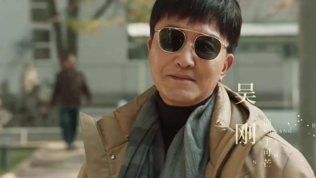 “达康书记”的妻子居然是她,用一盒冰淇淋俘获芳心,从校服到婚纱,结婚31年零绯闻