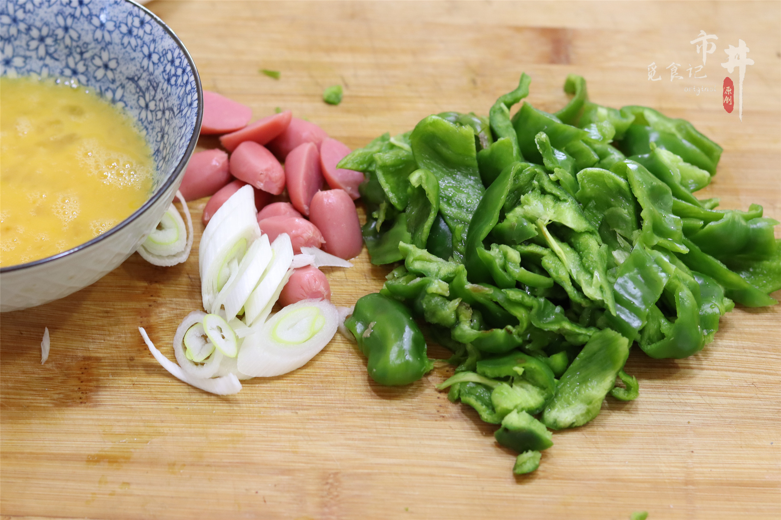 怎么炒辣椒炒肉辣椒不变色,油炒干辣椒怎样保持酥脆