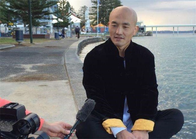 武僧一龙多有钱的视频,武僧一龙打网红出场费多少钱