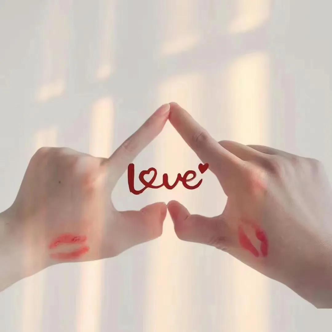 520浪漫暖心情话文案100句 (520一个人过的浪漫文案)