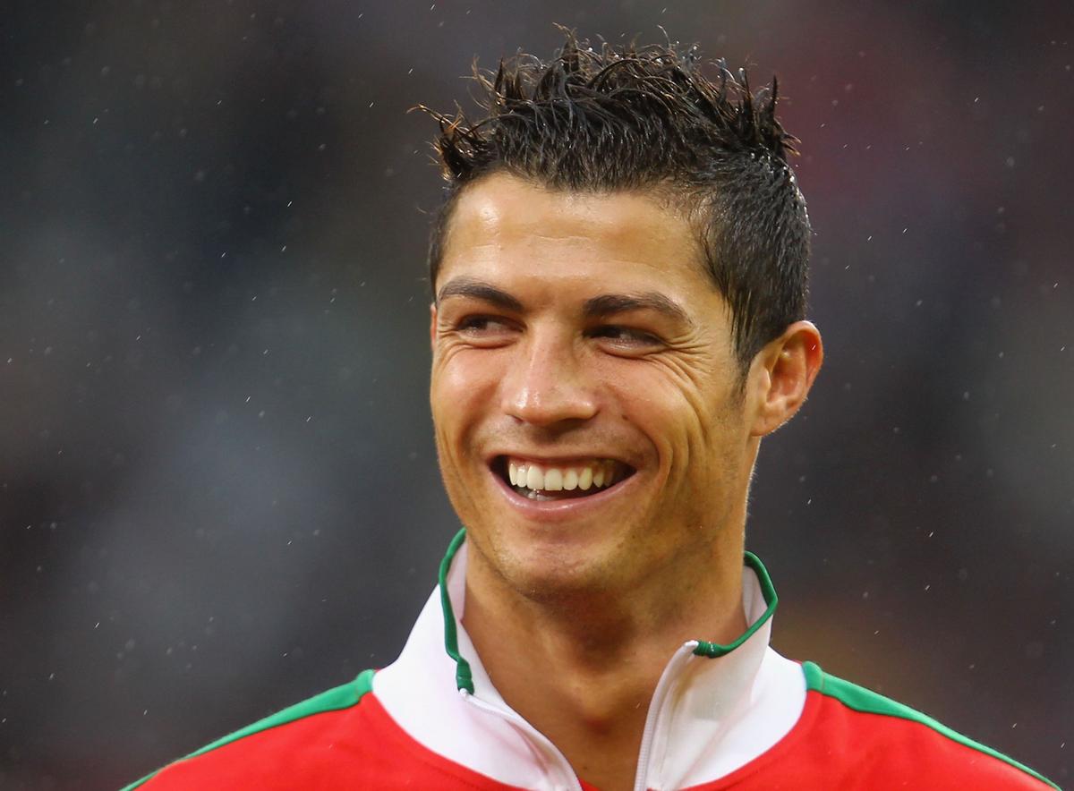 c罗解锁国家队出场200场里程碑,c罗国家队生涯第10次戴帽破纪录