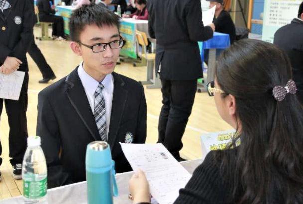 大公司HR坦言：有些大学生的简历不用仔细看，基本可以直接被淘汰