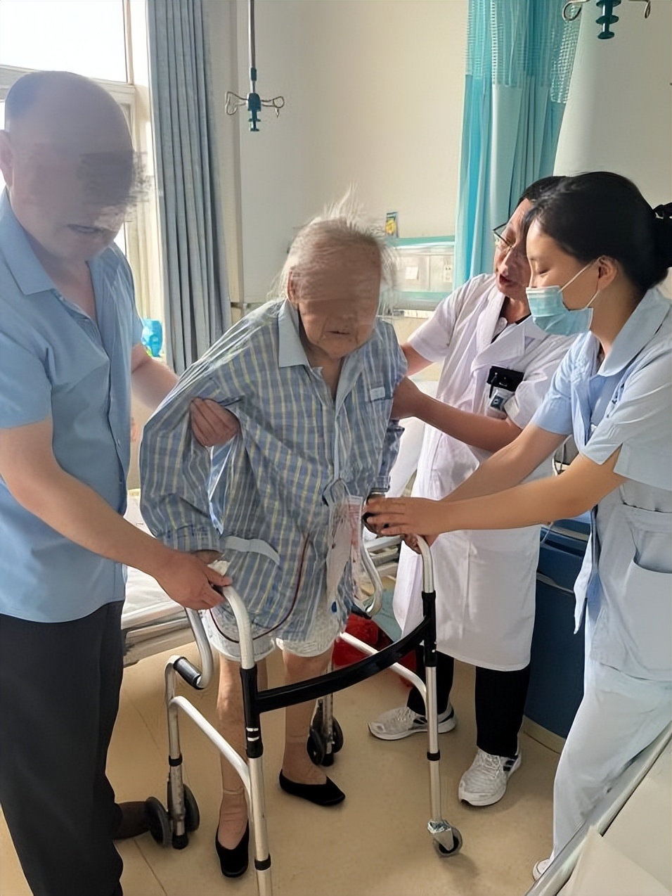 为百岁老人行关节置换手术,为高龄老人接骨