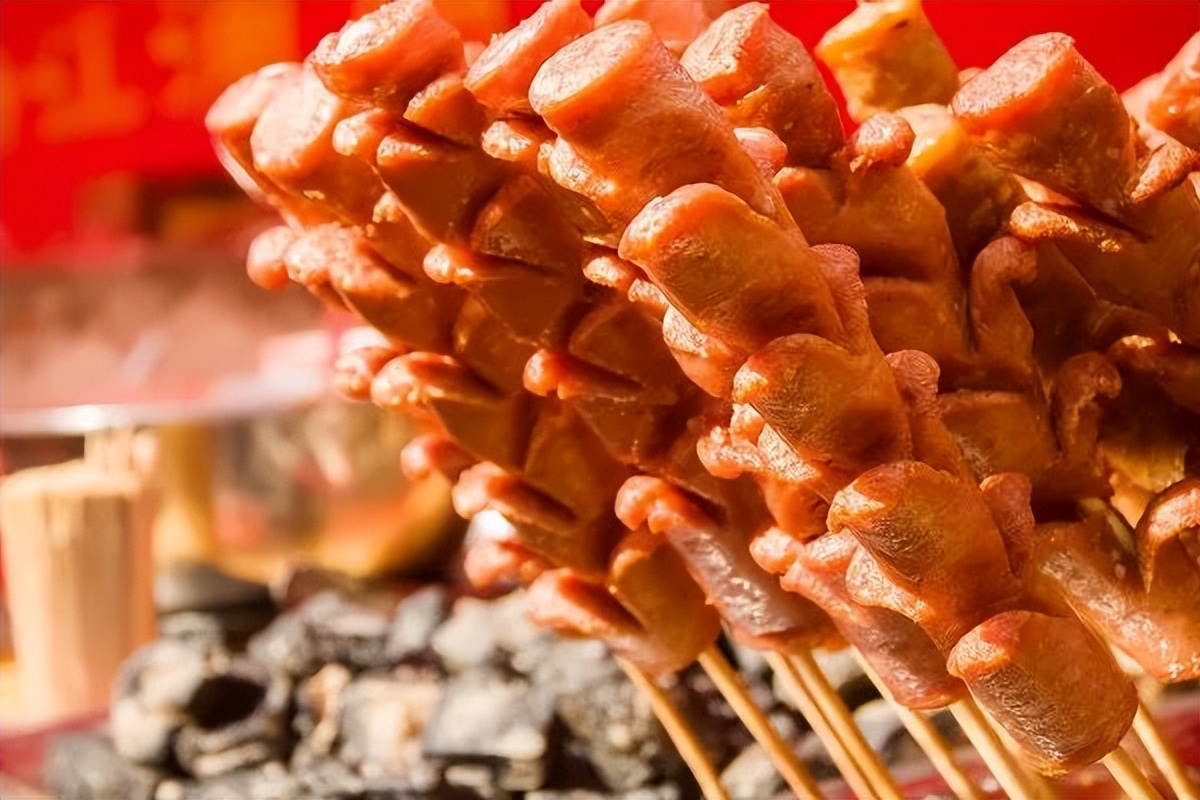 现剥蚕豆,脚踩酸菜视频被证实了吗