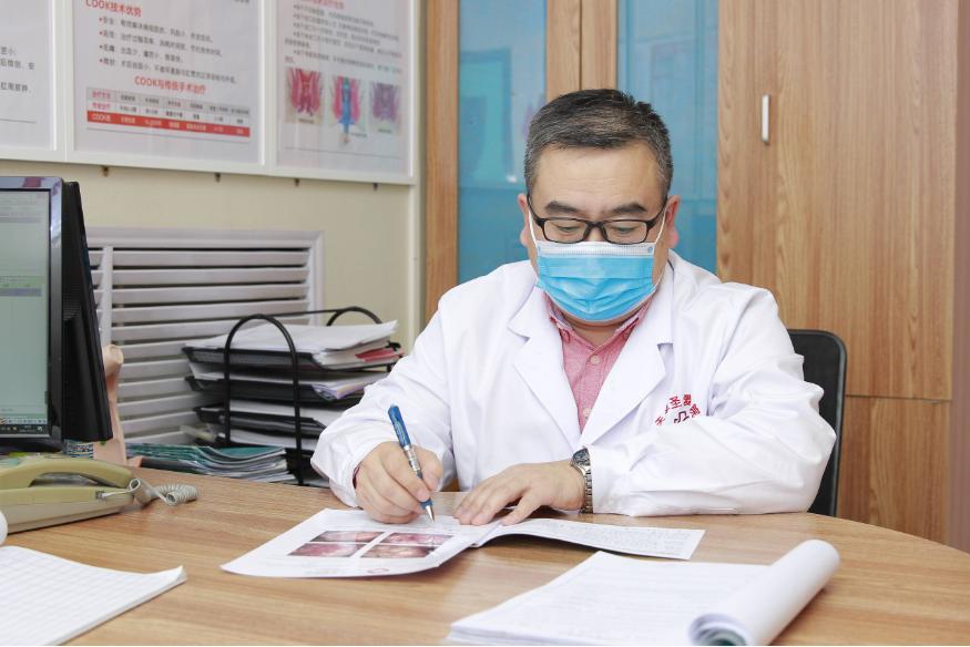 肛周脓肿中医三黄膏,紫草膏可以治肛周脓肿吗