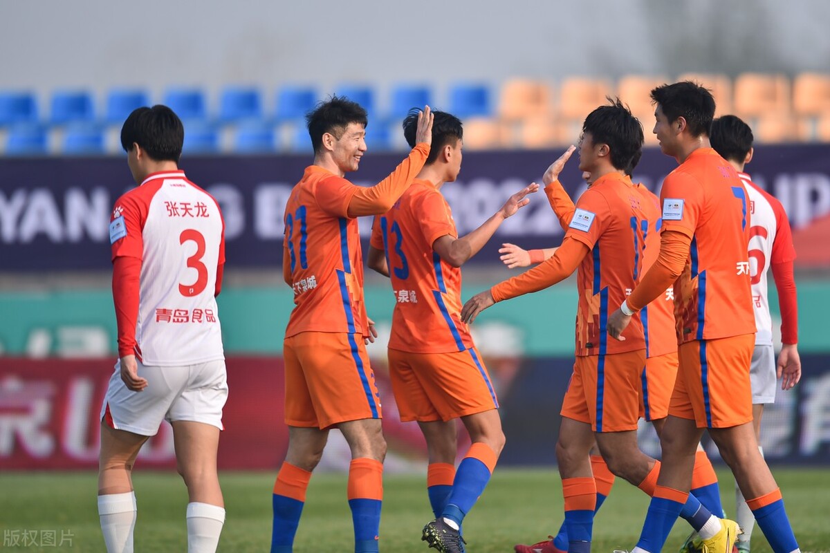 中超第十轮上港与三镇的比赛结果,泰山两回合6-1三镇晋级足协杯4强