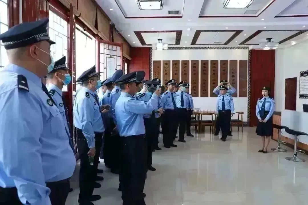 观摩+交流务实高效促提升——周口市平安建设暨公安派出所标准化和“一村（格）一警”建设淮阳现场会召开