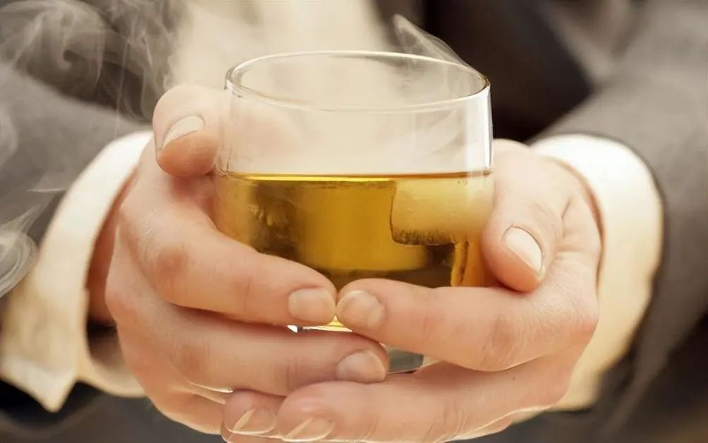 酒精肝3大征兆中医,酒精肝怎么解读