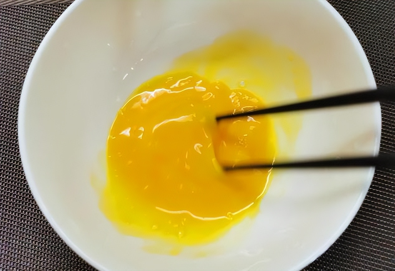 每天喝香油鸡蛋水对身体的好处,喝香油冲鸡蛋有什么好处