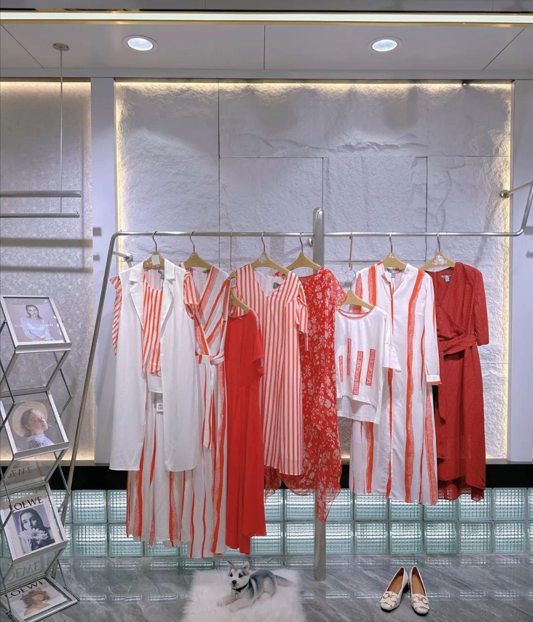 Maixia·露玛莉先2023夏品牌折扣女装桑蚕丝连衣裙上衣T恤裤裙穿搭