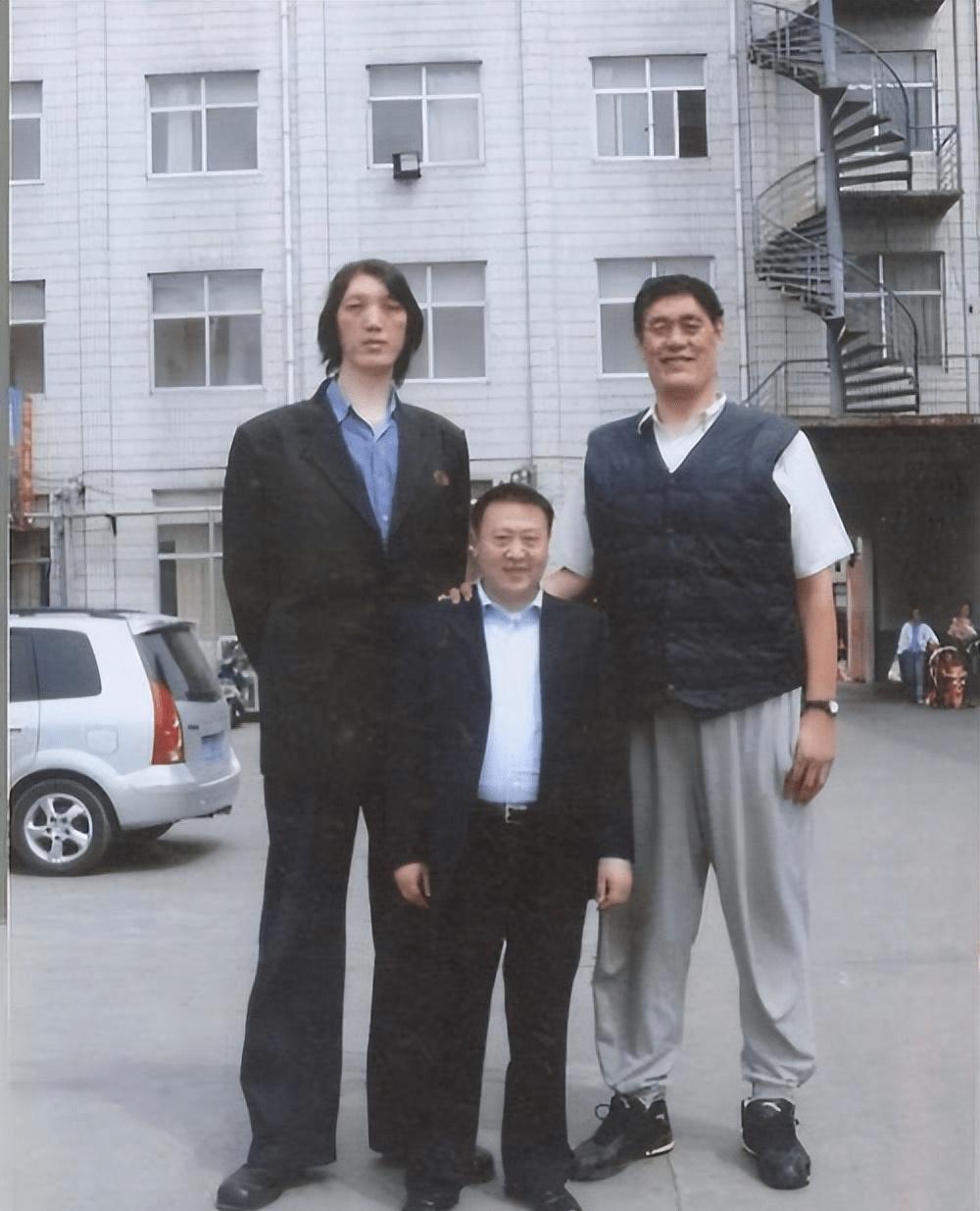 姚明cba各项数据纪录,cba总决赛姚明51分21篮板