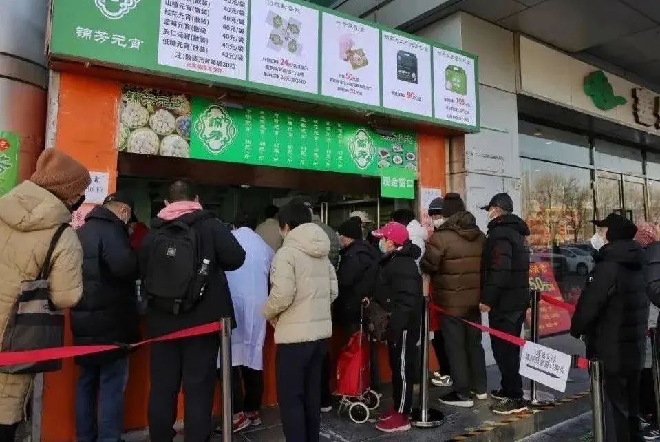 香港特首逛东城胡同，老字号小吃和网红菜市场成热门打卡地