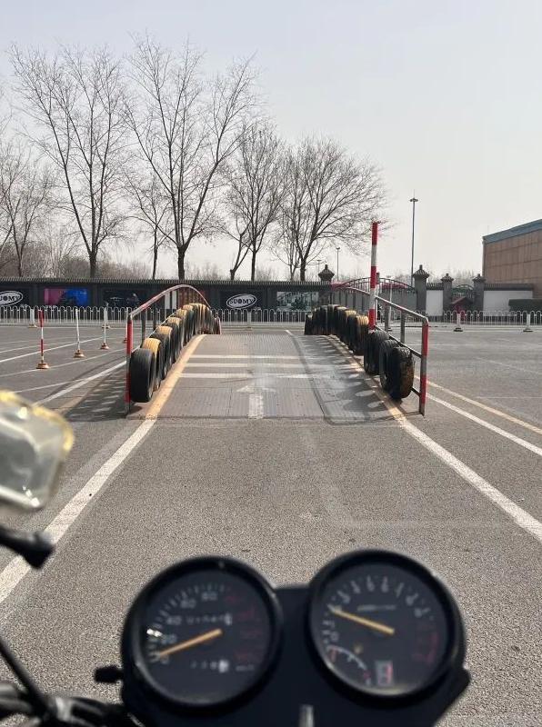 交通驾校摩托车训练,公交驾校摩托车考试