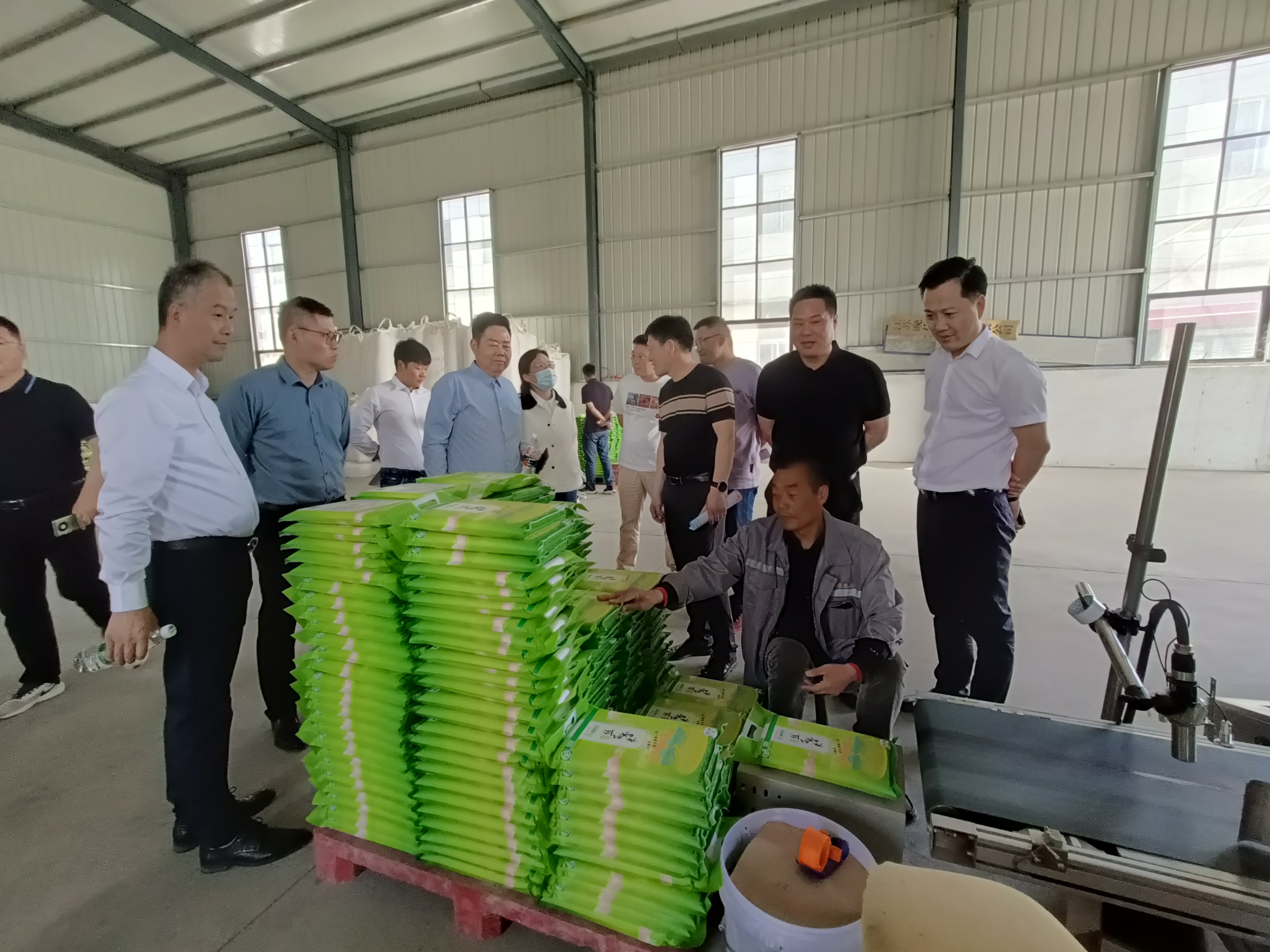 娌槼鍘挎偊鏉ヤ細,娌槼鎮︽潵鎷涘晢寮曡祫宸ヤ綔