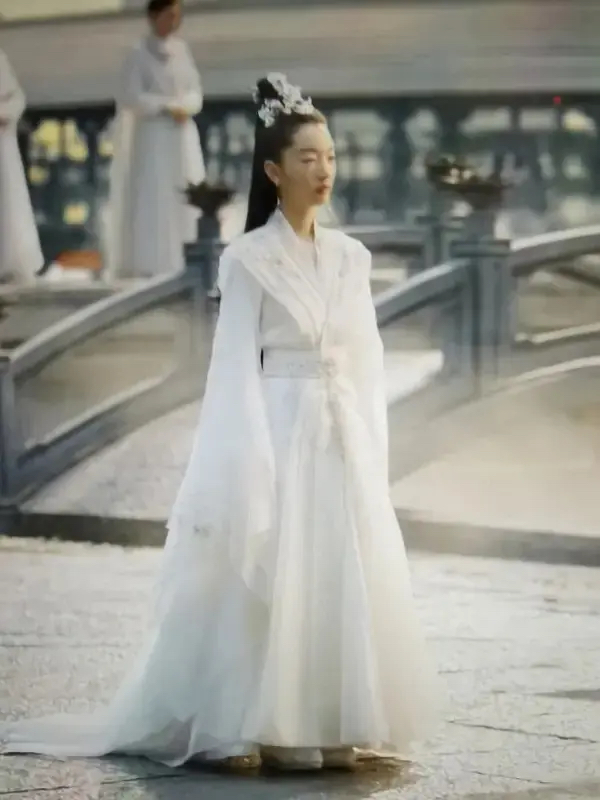 前脚吹“绝色美人”，后脚就被配角狠狠艳压，这些女明星图啥啊