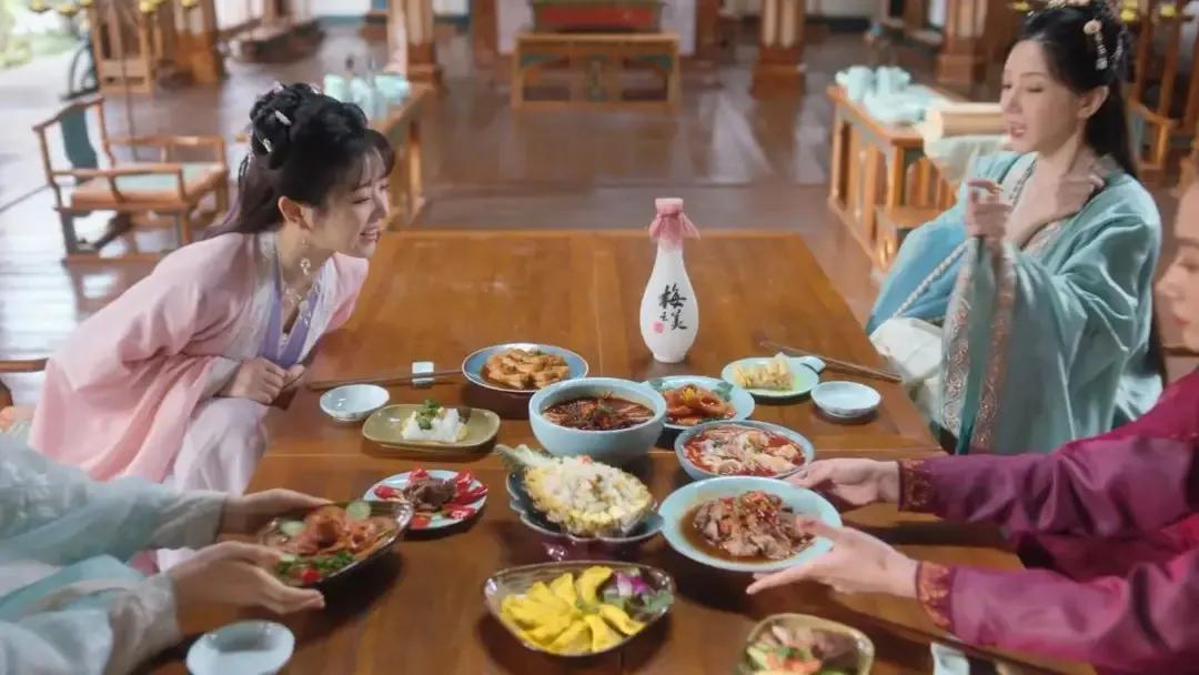 《卿卿日常》里的姑娘们都成了闺蜜