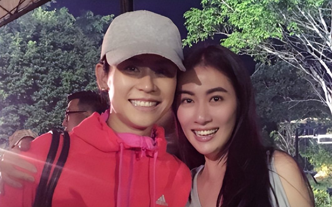 明明是双胞胎却被区别对待,明明是双胞胎却被区别对待的电影