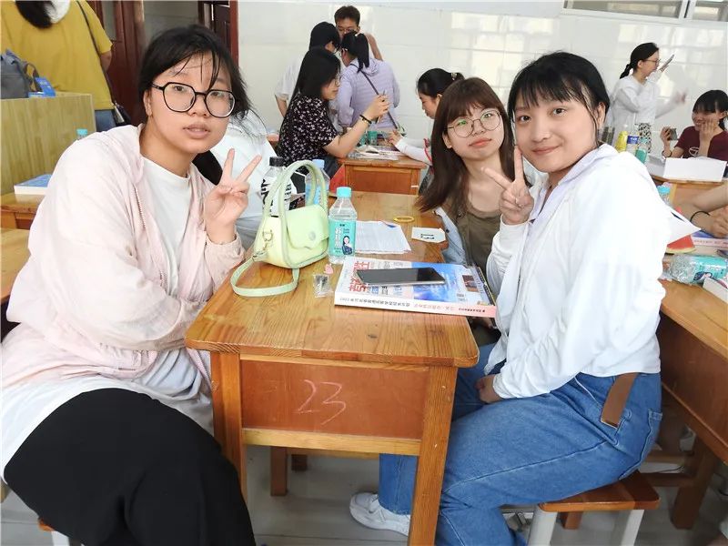 毕业季来临即将和母校说再见,毕业十年匆匆路过母校感言