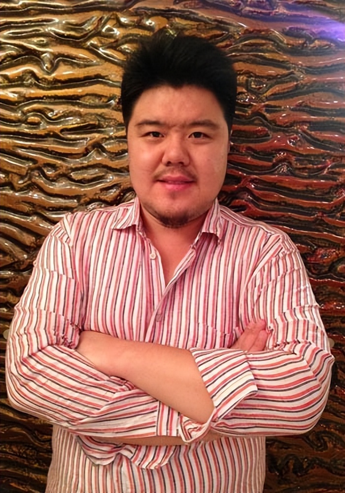 老戏骨李默然：演“邓世昌”走红，娶龙潮生3孩，和妻子恩爱60年