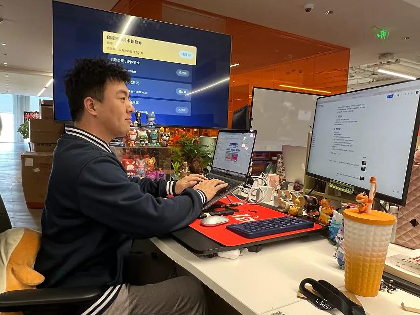 商学院优秀实习生|拼搏向上，敢想敢为！