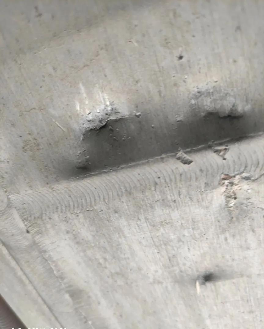 网约车电池磕坏保险公司拒赔,网约车电池外壳划破