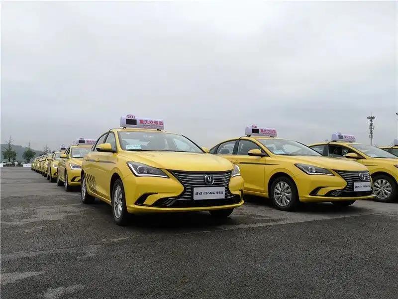 重庆的出租车为什么叫黄色法拉利,重庆法拉利出租车一般用什么车