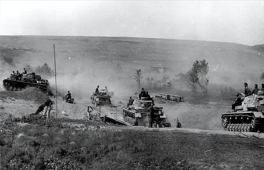 为什么德国二战闪电战输给了苏联,德国闪电战战术打法