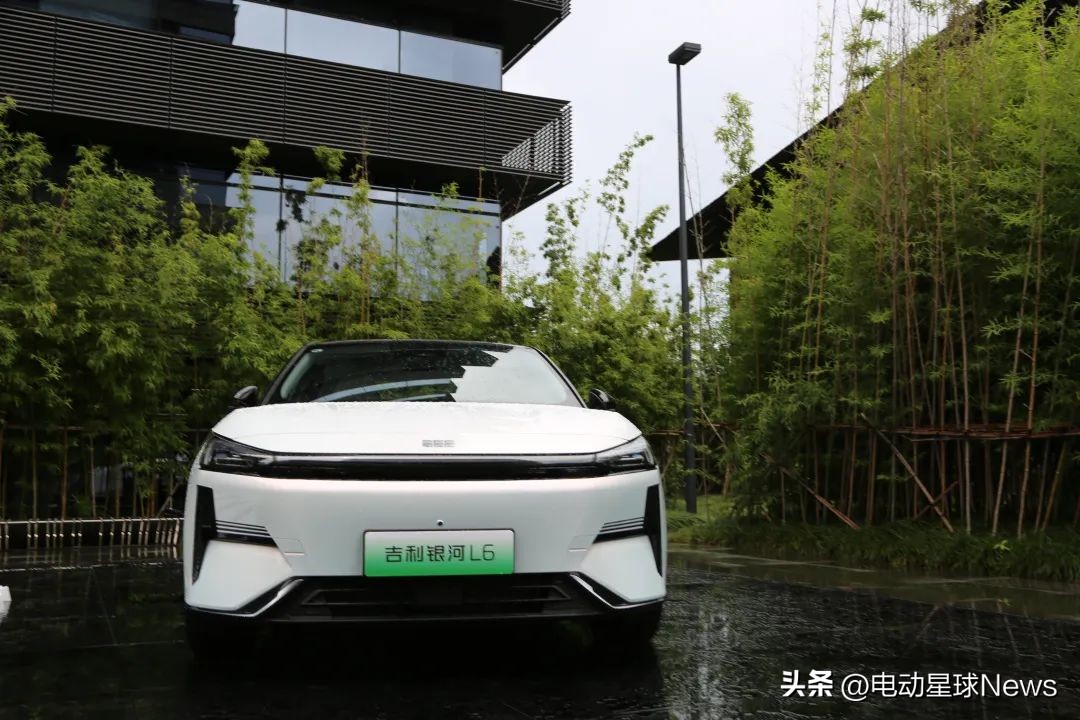 十万出头新能源吉利银河l6,吉利银河l6龙腾版125kmplus油耗