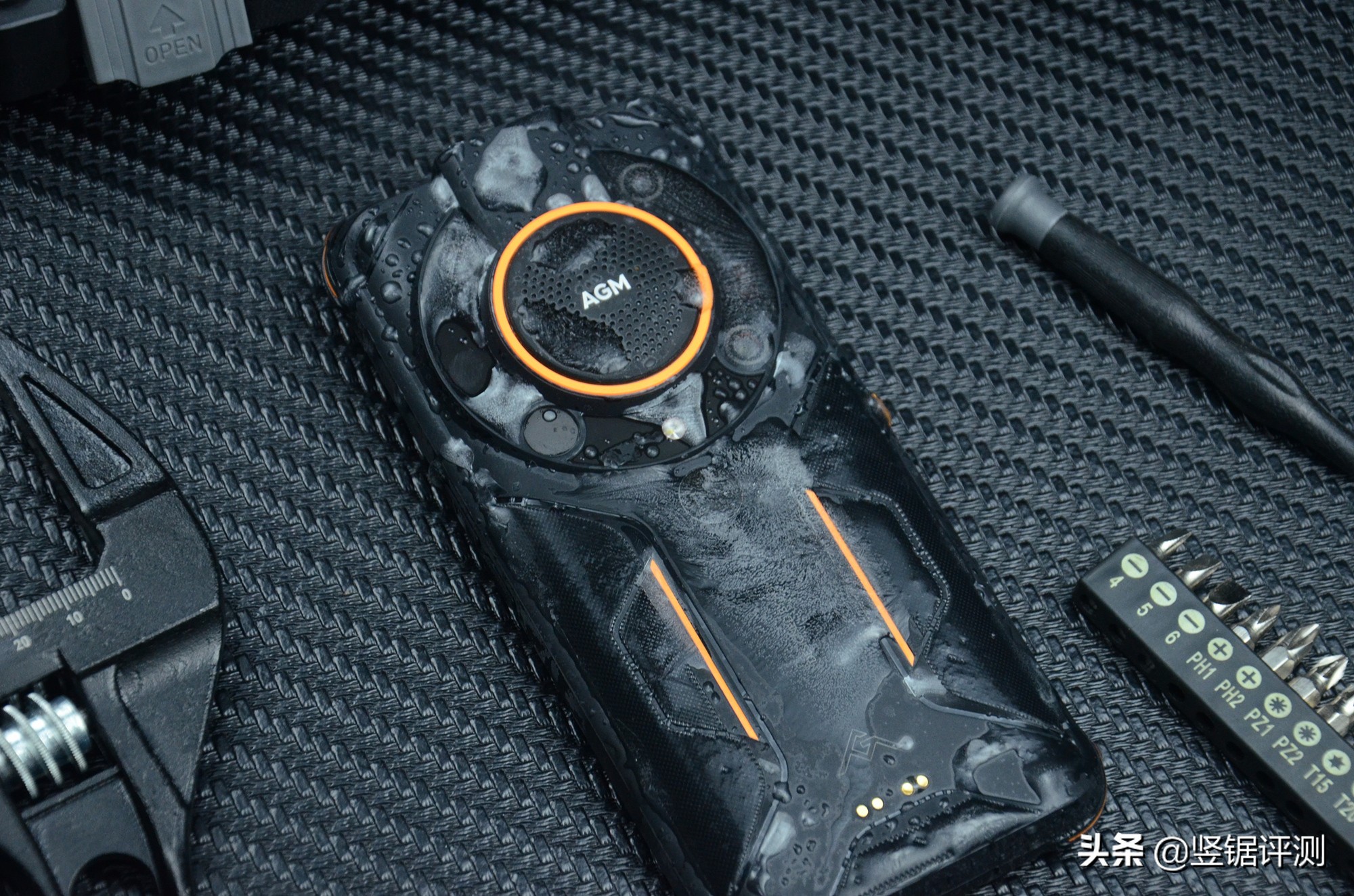 放冰箱冷冻也能正常使用的5G三防手机!AGMG1Pro上手评测