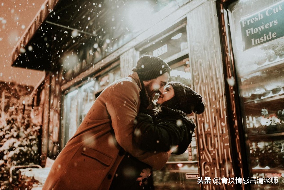 怎么用另一种方式表达我爱你,除了我爱你还能说什么表达爱意