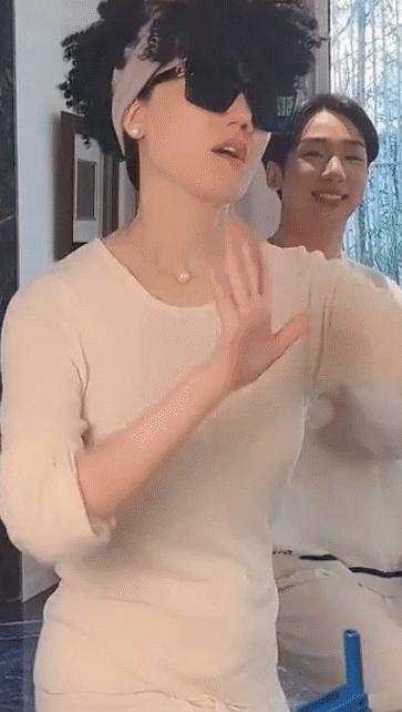 张兰助理家俊和肖肖是同一个人吗,家俊和肖肖现在还在张兰直播间吗