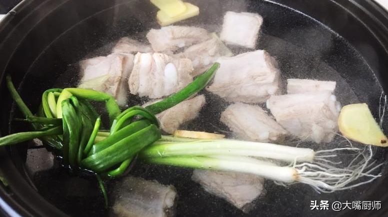 做排骨如何去腥,做排骨焯水用什么料酒