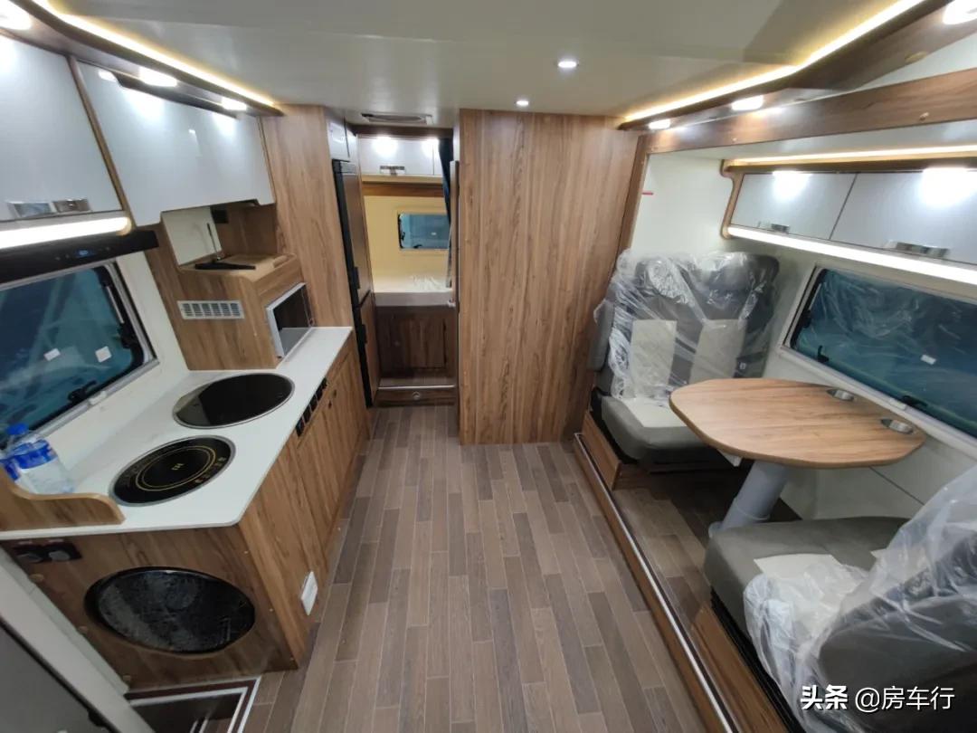 最新款进口顶级依维柯b型房车,依维柯房车推荐10万到20万之间7座