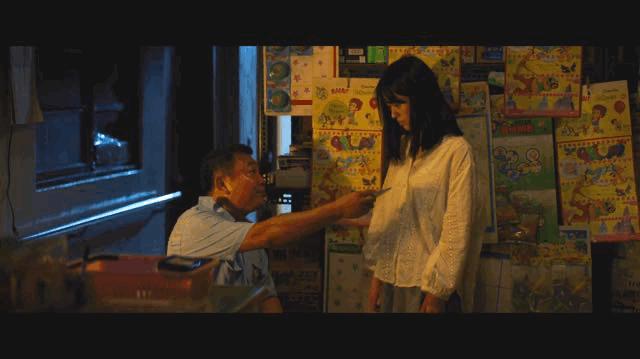 弑亲、卖肉、*拍偷**，尺度爆表，如此生猛的华语片，惊到我了