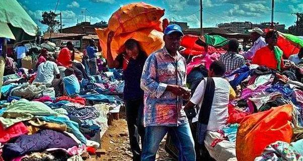 中国旧衣服在非洲被哄抢,一天能卖掉20万,女式内衣最受欢迎