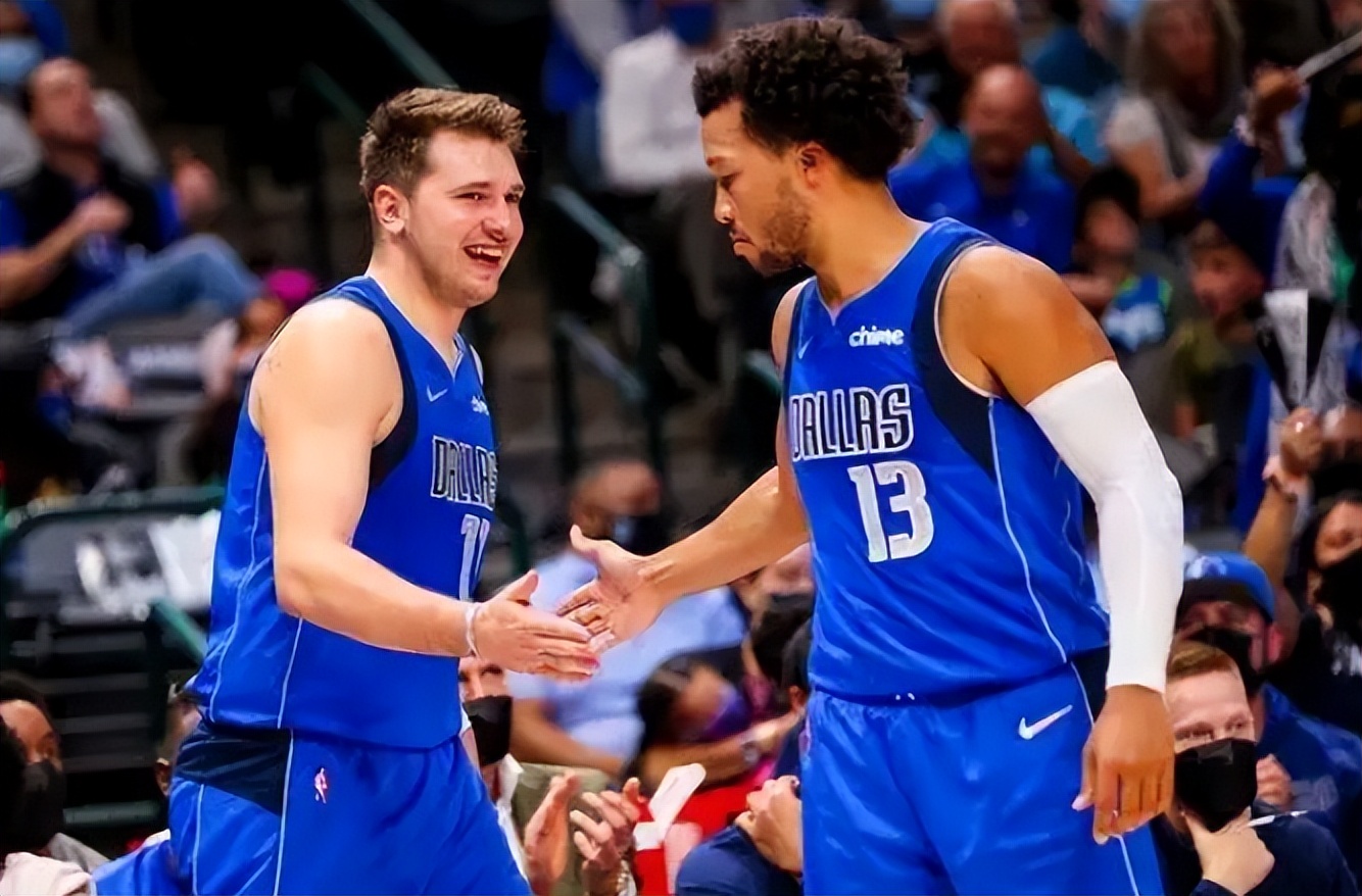 小库里二加一欧文,库里单换小牛的东契奇