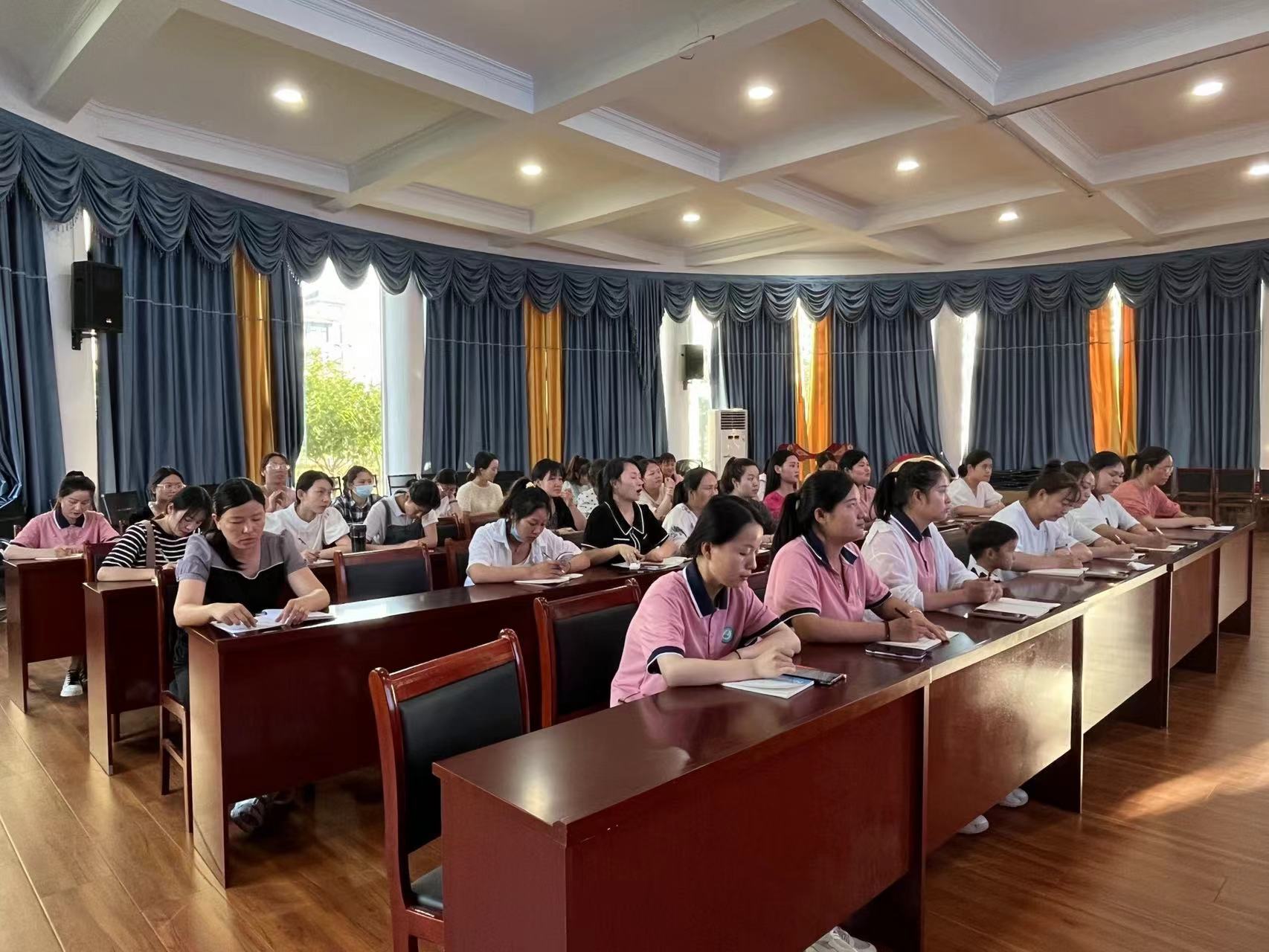 预防传染病健康教育幼儿园,新向阳幼儿园秋冬传染病预防培训