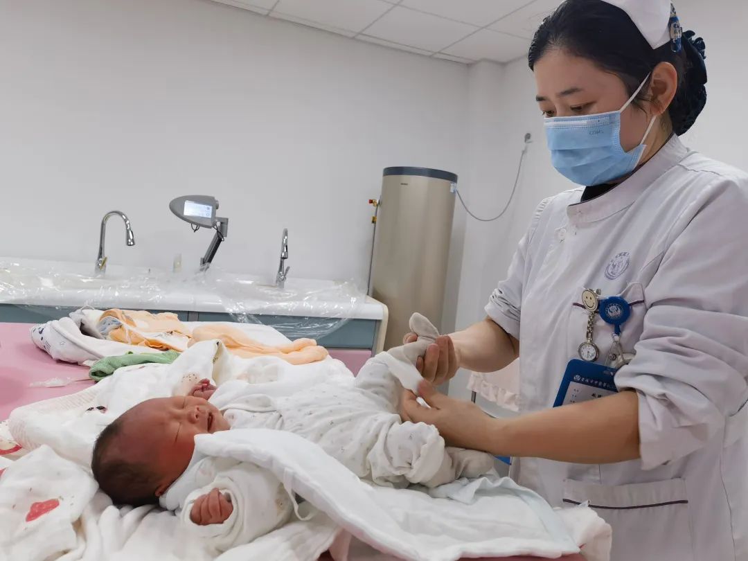 各个医院出院结算窗口的温馨提示,住院部探视温馨提示