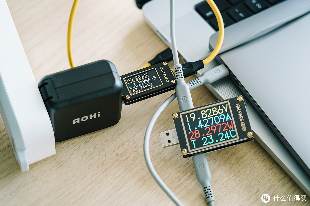 aohi100w双口氮化镓充电器测评,aohi充电器测评140w