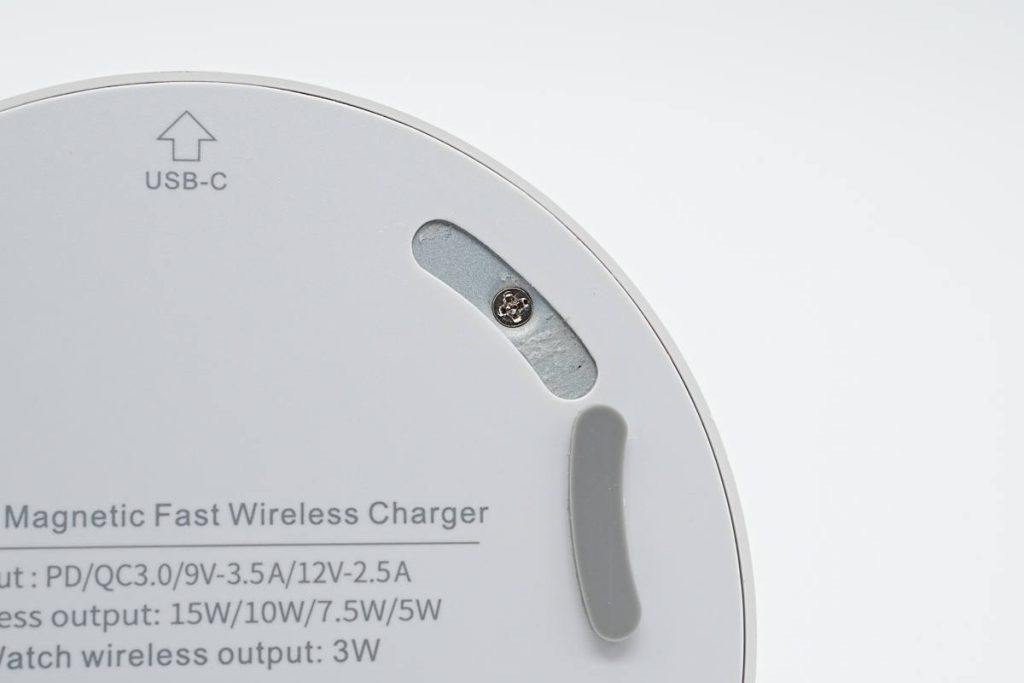 磁吸无线充电宝拆机测评,苹果原装磁吸充电器拆解