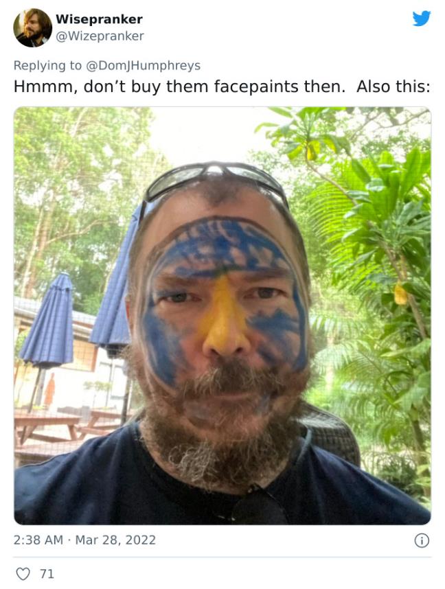 盘点女儿给爸爸的化妆技巧,外国女儿给老爸化妆