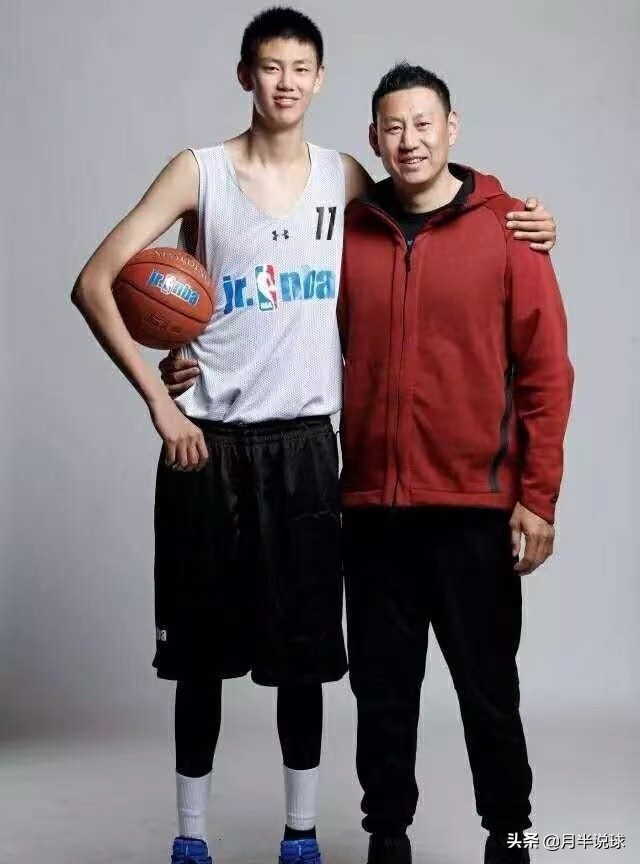 巩晓彬二儿子打球视频,男篮十大球星之巩晓彬