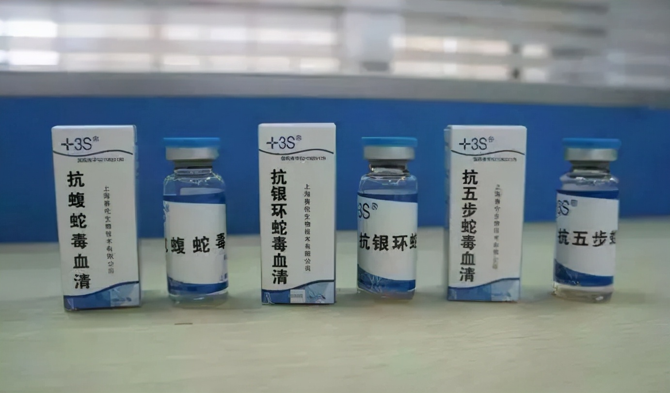 毒蛇嘴里有毒液为什么不会被毒死,毒蛇的毒液为什么可以毒死人