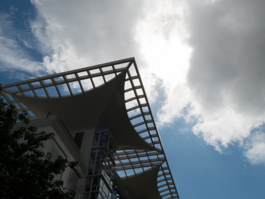 支持30倍光学变焦的便宜相机,支持0.5变焦广角拍摄视频的手机