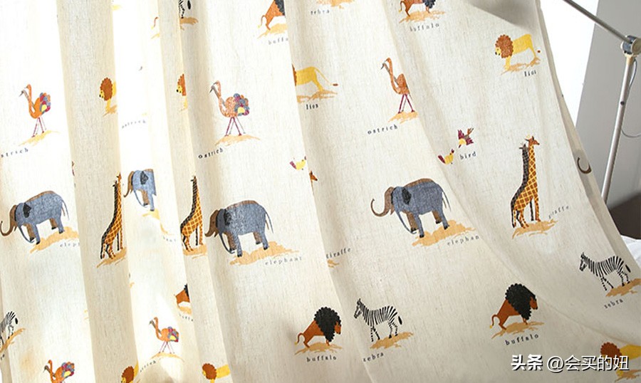 如何选便宜美观实用的窗帘,店铺一般装什么窗帘好看