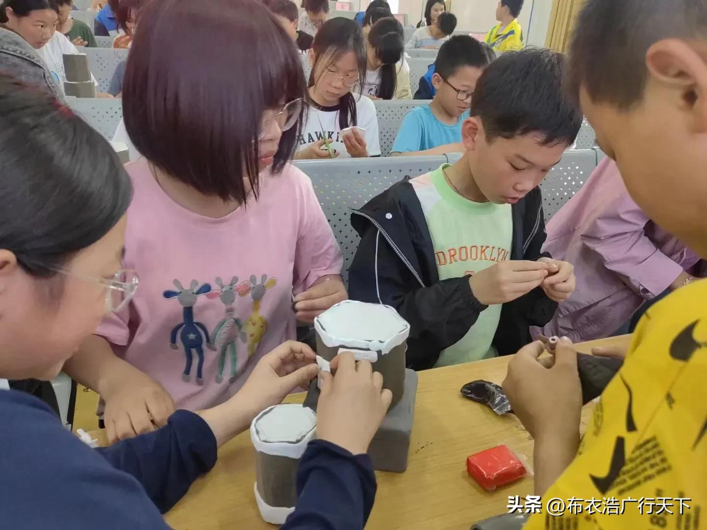 娄星区肖钦中小学美术名师工作室赴新禾中学开展送教下乡活动